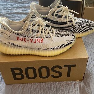 Adidas Yeezy Boost 350 V2 ZEBRA - Used